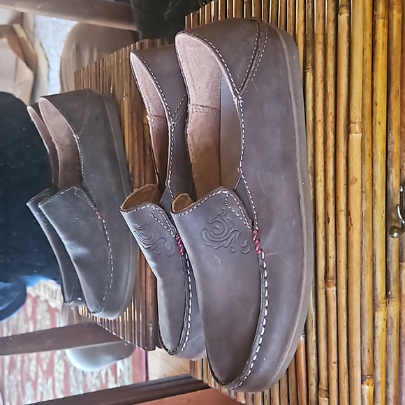 $140 9 Tooled Leather Olukai Korean Slip-ons as if new firm$ - Picture 1 of 14
